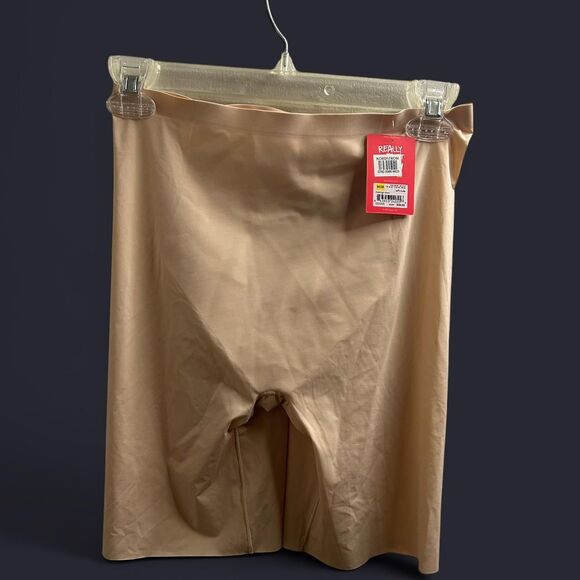 Spanx Women's Tan and Cream Shorts - Picture 1 of 3